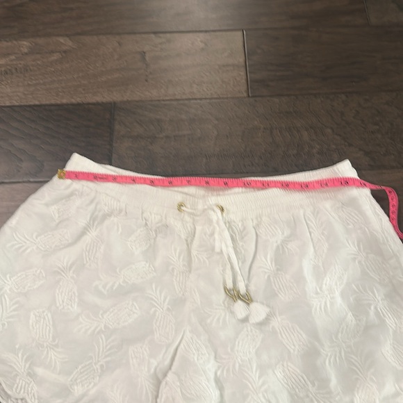 Lilly Pulitzer White Baybreeze Embroidered Pineapple Shorts Sz L - Picture 8 of 9